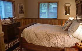 Eagle Falls Lodge Three-Bedroom Chalet